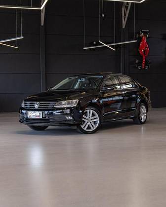 VOLKSWAGEN JETTA 2.0 TSI HIGHLINE 211CV GASOLINA 4P TIPTRONIC VOLKSWAGEN JETTA 2.0 TSI HIGHLINE 211CV GASOLINA 4P TIPTRONIC